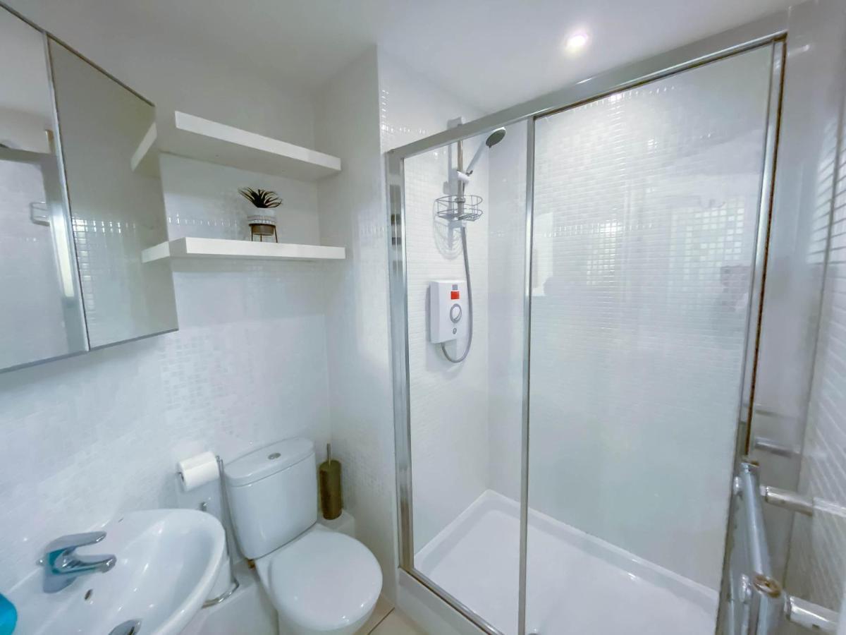 The Augustine - Modern Two Bed Ground Floor Apartment With Parking Cantorbéry Extérieur photo